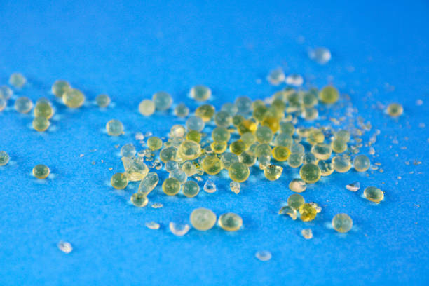 How much moisture / water can silica gel absorb?