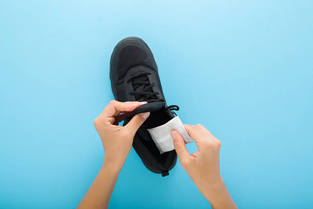 How to dry / reactivate silica gel in oven / microwave / sun?