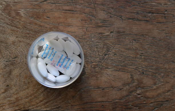 Is silica gel hydrophobic or hydrophilic?