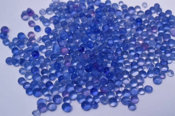 Is silica gel safe to touch / on skin?