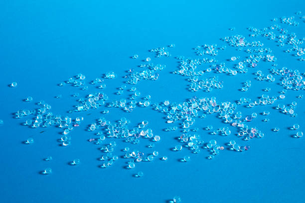 Is silica gel toxic / poisonous / harmful to dogs / cats?